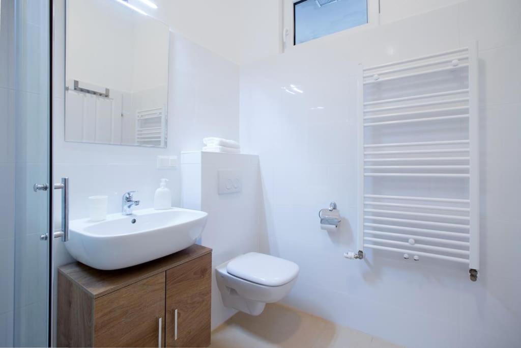 Prater Studio Next Fair, Un, Wu And City Center Apartment Wien